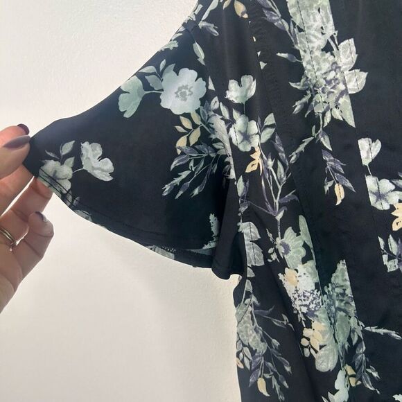 Cocomo Woman Black Floral Blouse 2X Button Front Ruffle Sleeve Lightweight Top - Picture 4 of 10